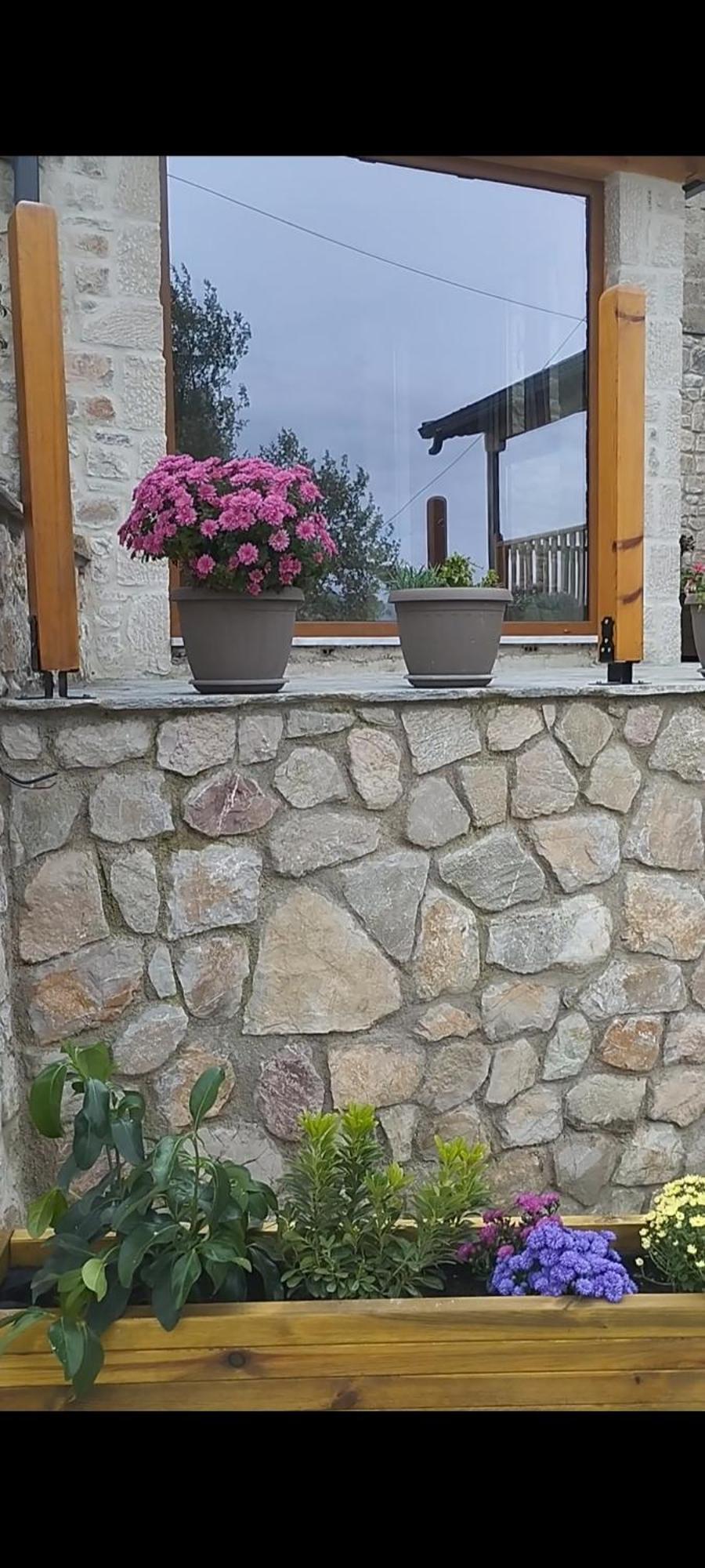 Pefkos House